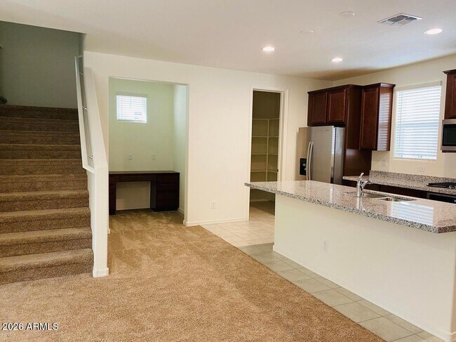 Building Photo - 744 W Flintlock Way