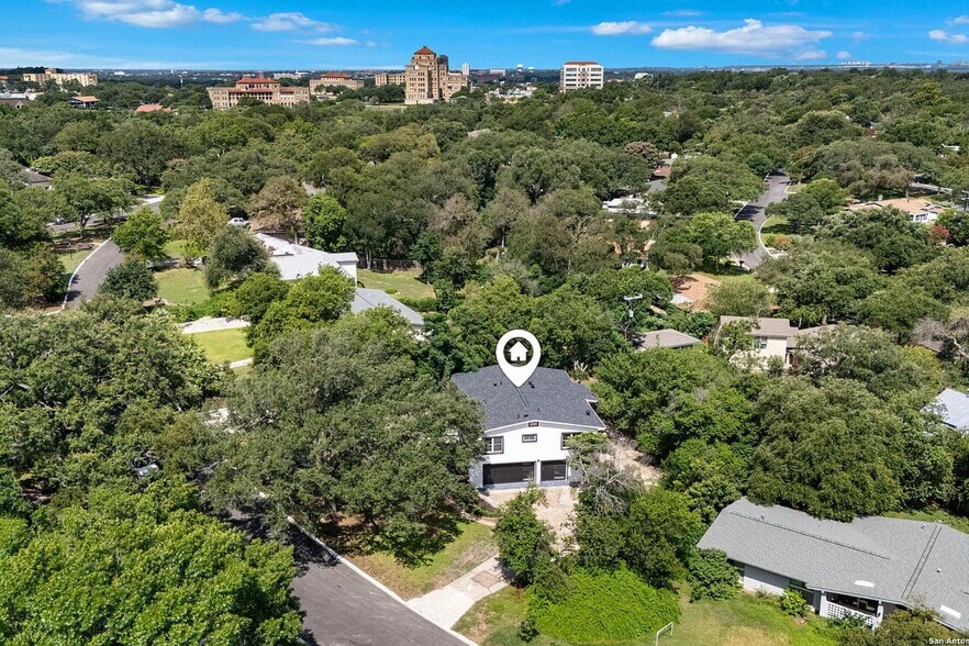 Building Photo - 123 E Brandon