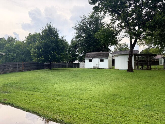 Building Photo - 3 Bedroom in Springhill ISD