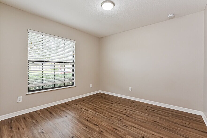 Building Photo - 4222 Barnsley Ln