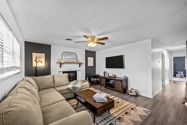 Building Photo - 140 SW 69th St