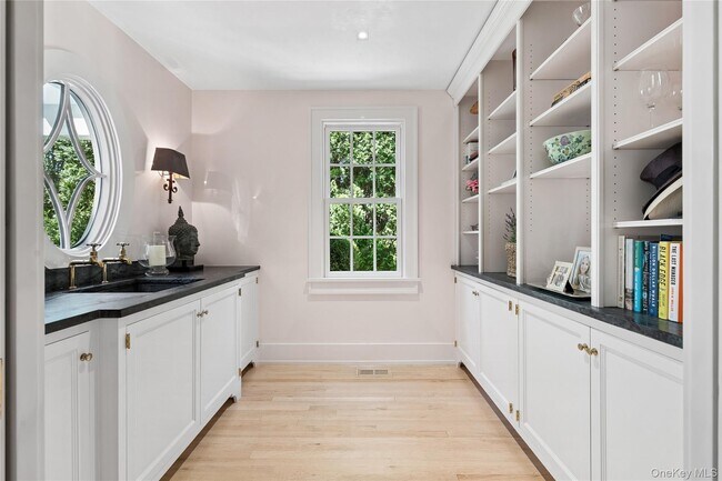 Building Photo - 60 Old Town Crossing