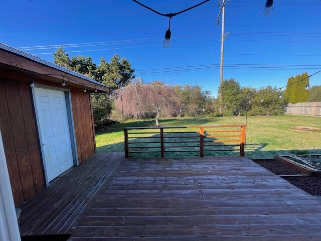 Building Photo - 111 Green Acres Dr