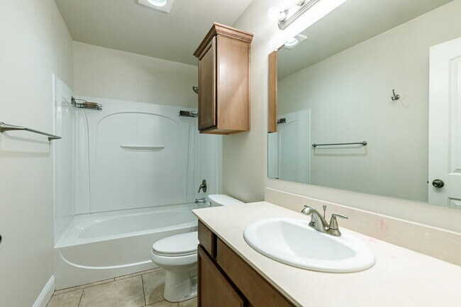 Building Photo - 3/2/2 in cul-de-sac Southwest Lubbock