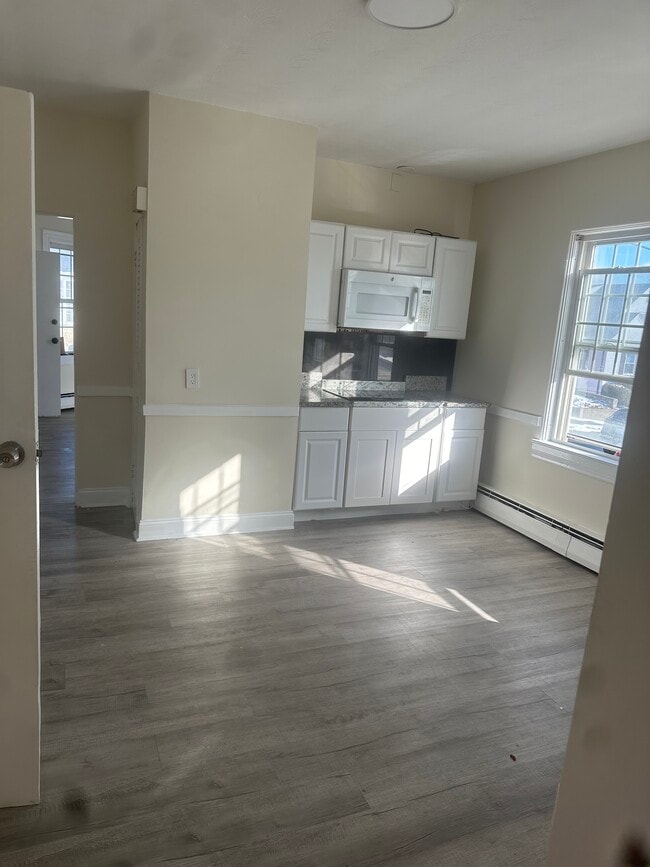 Building Photo - 66 Swift St