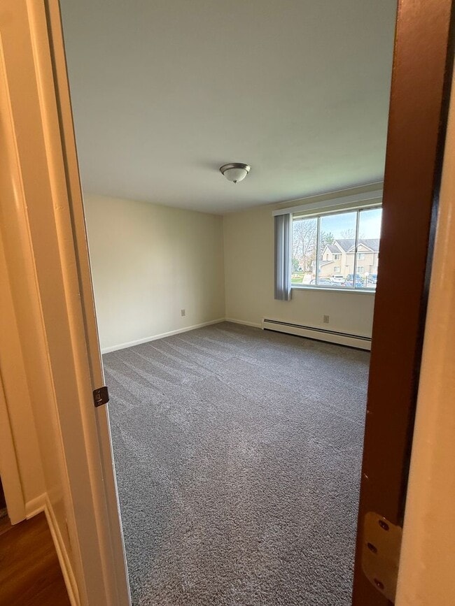 Building Photo - New Country Village