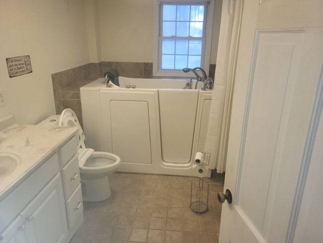 Building Photo - 5 Dupaw Gould Rd