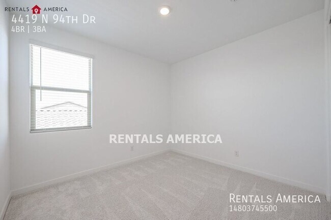 Building Photo - Gorgeous Open-Concept 4-Bedroom Home in a ...