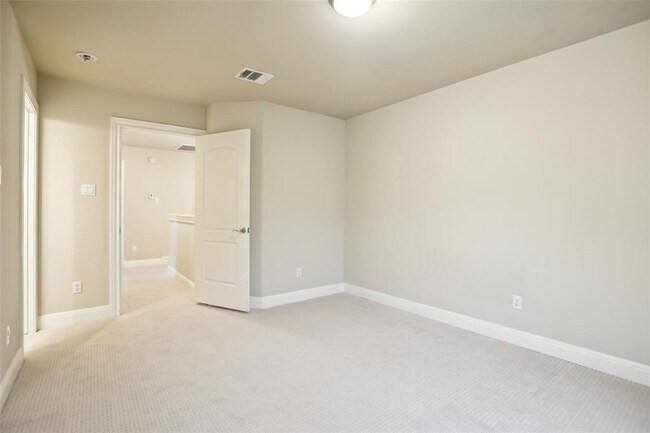 Building Photo - 10504 Prezia Dr