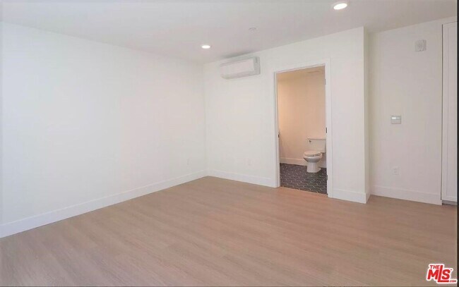 Building Photo - 1261 Stoner Ave