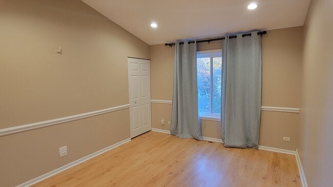 Building Photo - 2765 S Cedar Glen Dr