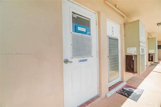 Building Photo - 5800 Margate Blvd