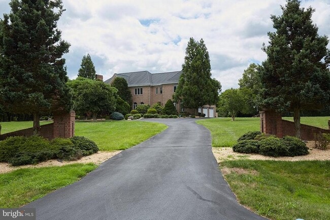 Building Photo - 9 Alloway Ct