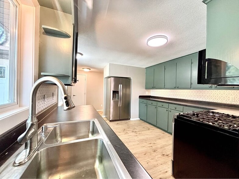 Building Photo - 730 Vernon Ave NW