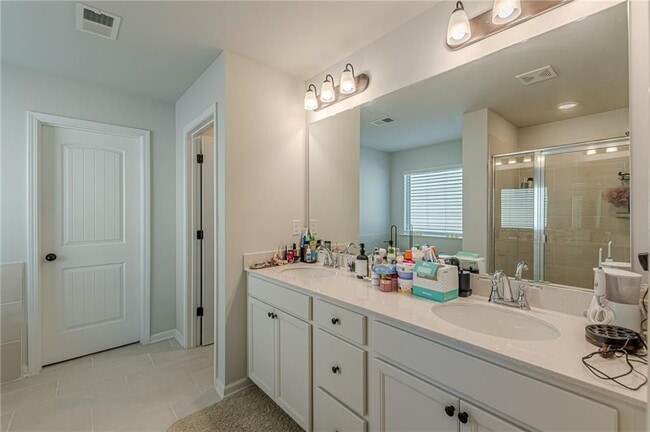 Building Photo - 4876 Elm Leaf Dr