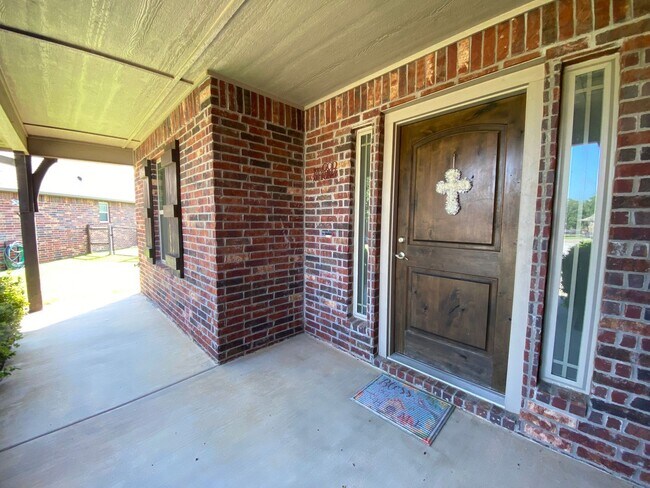 Building Photo - 3 bedroom, 2 bath in Coweta Schools!