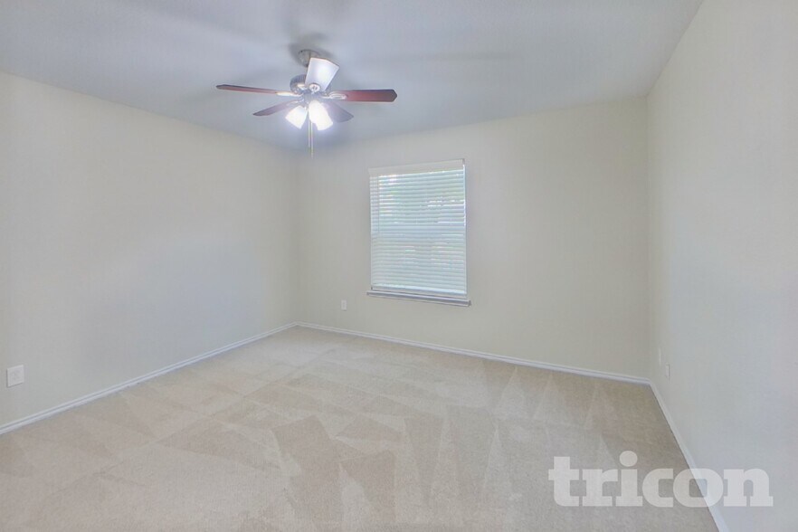 Building Photo - 5423 Sabine Ln