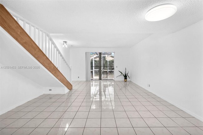 Building Photo - 800 Sorrento Dr