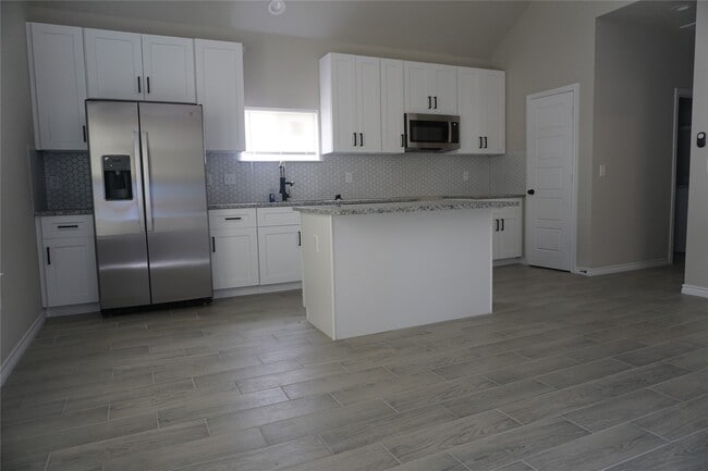 Building Photo - 11387 Underwood St