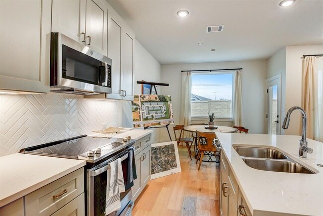 Building Photo - 2600 Gattis School Rd