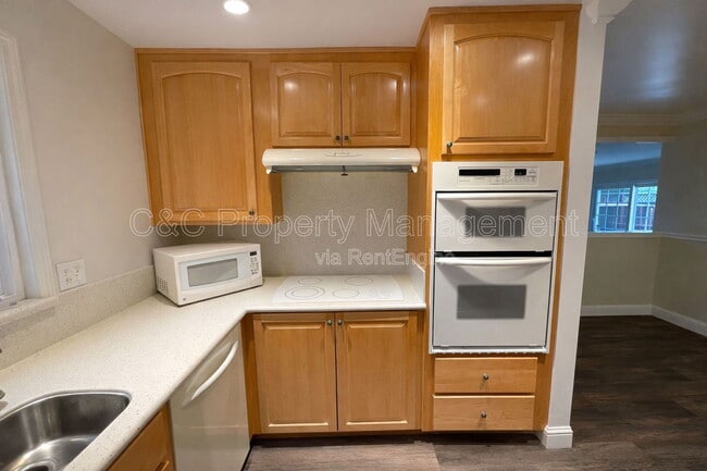 Building Photo - 7132 Bark Ln