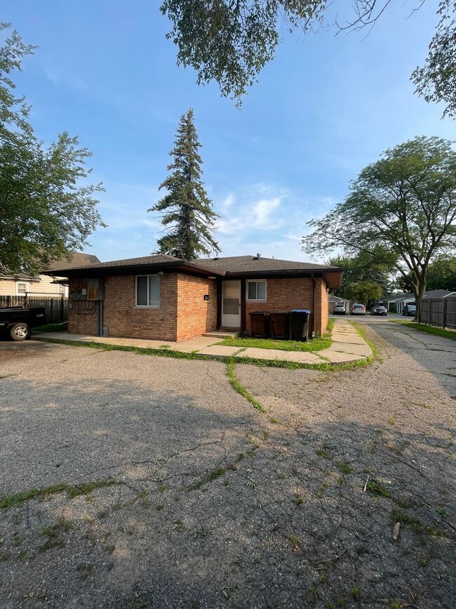 Building Photo - 728/730 Towner St