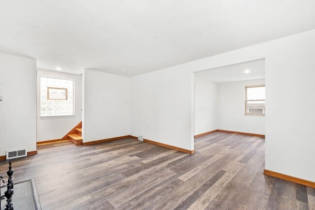 Building Photo - AVAILABLE MID-MARCH! Don’t miss this STUNNING 3 BEDROOM BRICK HOME LOCATED IN WEST VIEW!