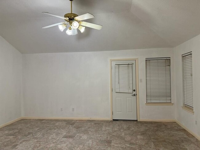 Building Photo - 17210 Valemist Ct