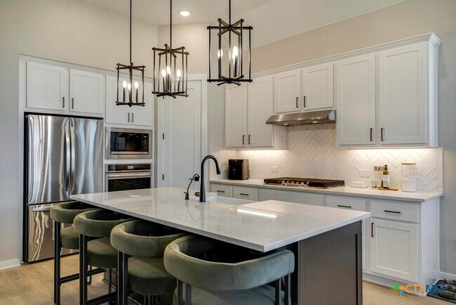 Building Photo - 5725 Huron Dr