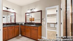 Building Photo - 605 Oakmont Way