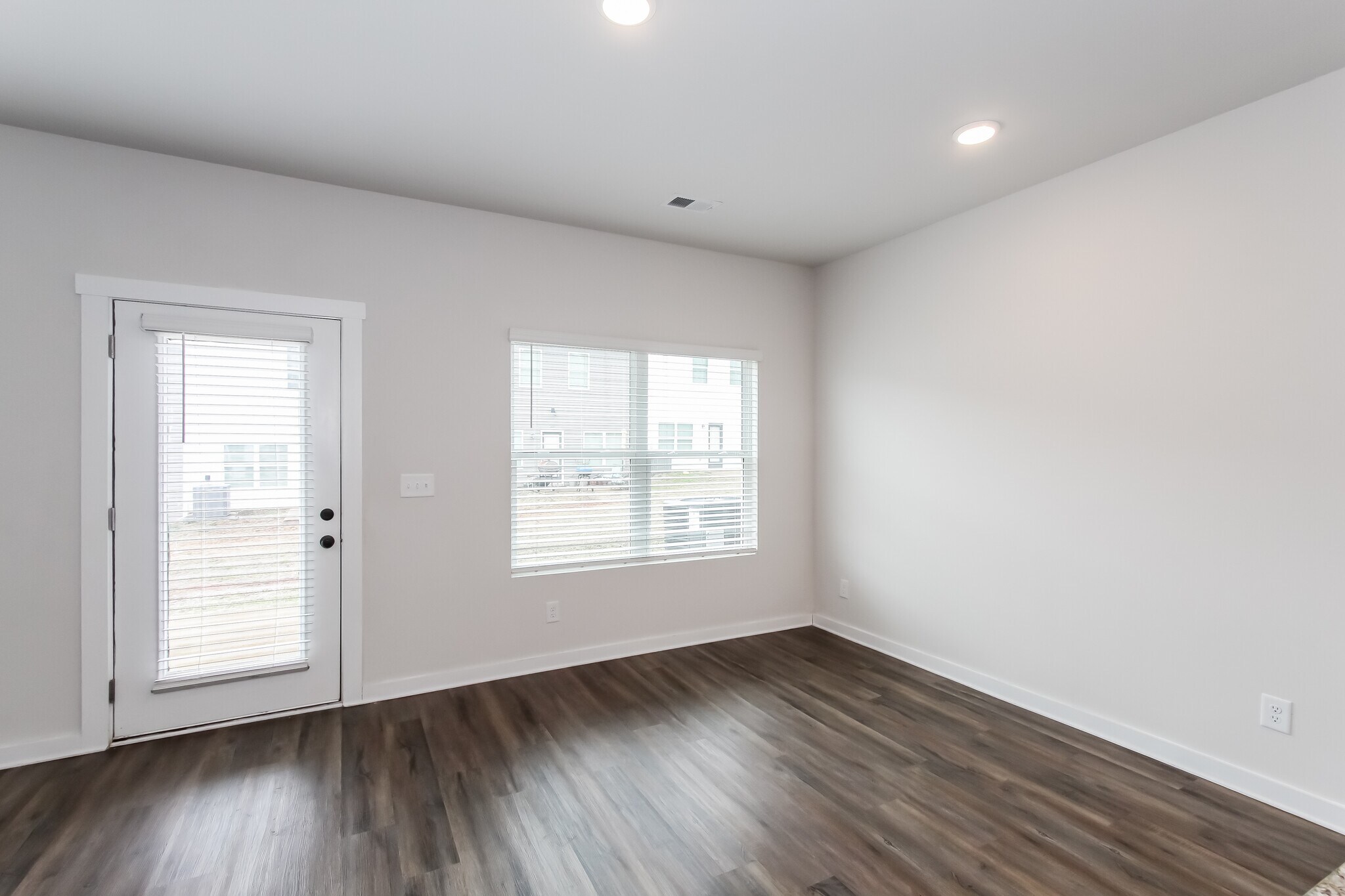 Building Photo - 504 The Heights Ln