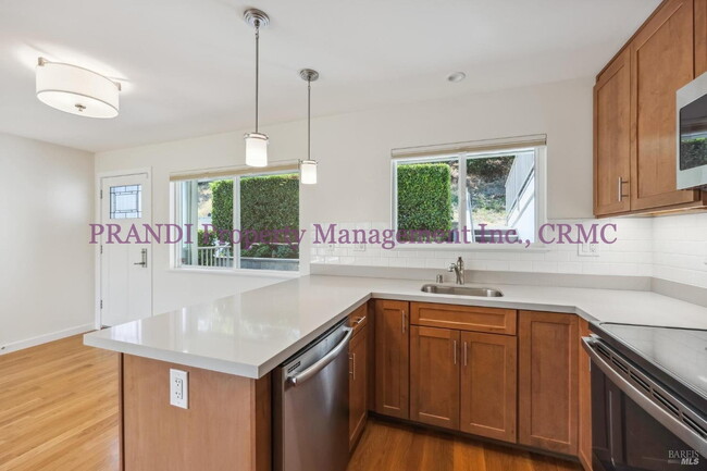Building Photo - Reduced Rent! Now $4,800 (Was $4,950) Reno...