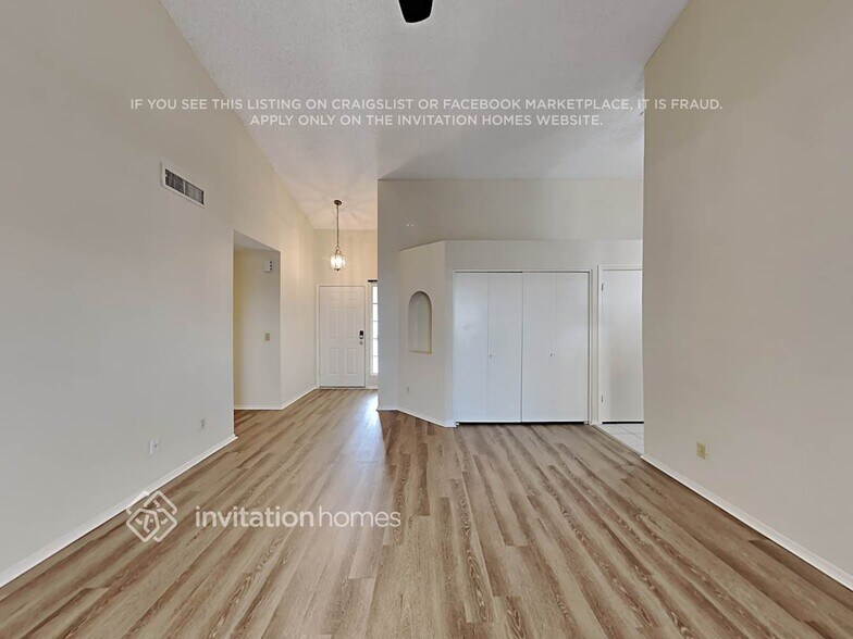 Building Photo - 4536 W Behrend Dr