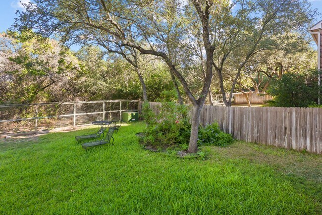 Building Photo - 4 Bedroom/3.5 Bath Rogers Ranch Subdivision