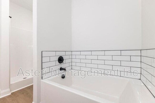 Building Photo - 2141 Houston Lake Rd