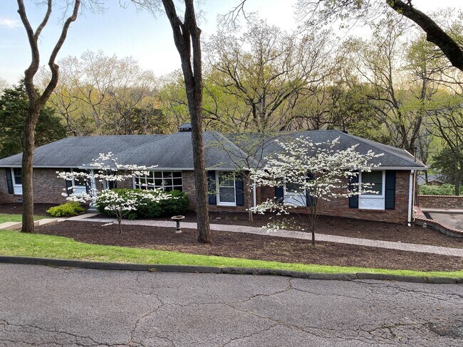 Building Photo - Shy's Hill Road Rental
