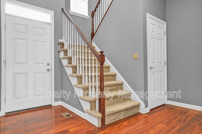 Building Photo - 2024 Morgan Hill Dr