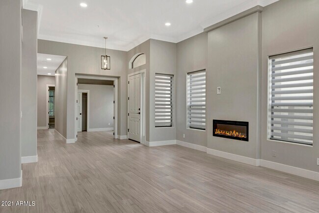 Building Photo - 7525 E Gainey Ranch Rd