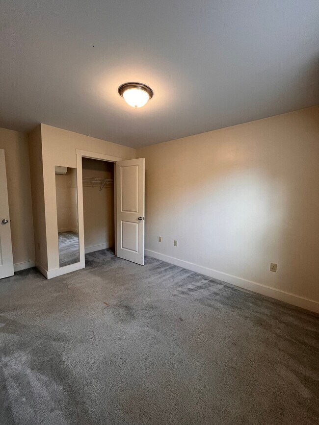 Building Photo - 20 Bridgham St