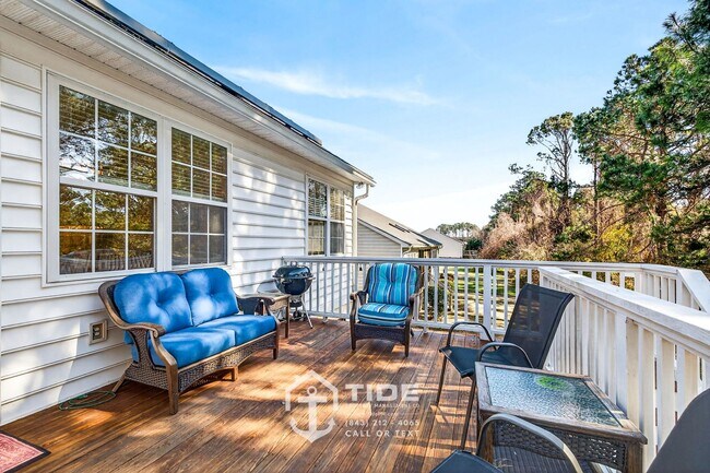 Building Photo - Spacious Retreat in Mt. Pleasant