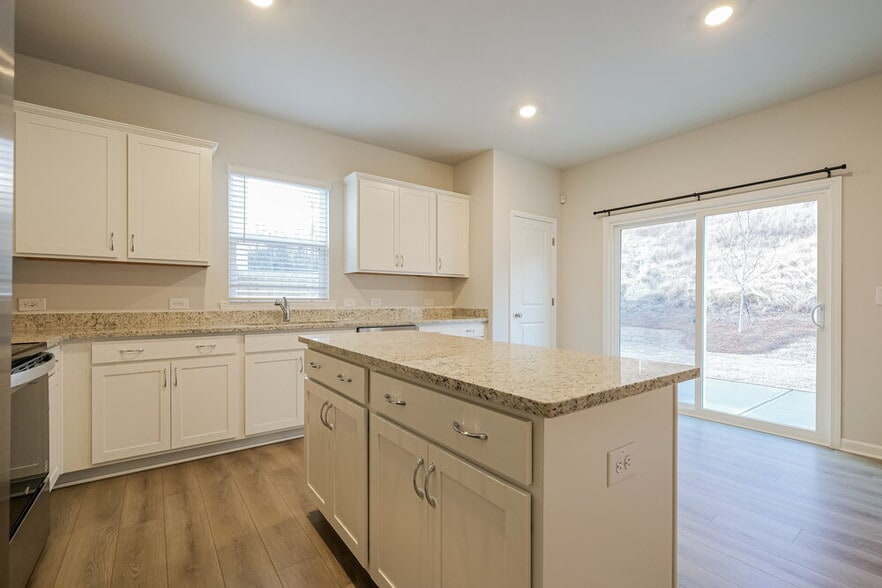 Building Photo - 3064 Orwell Dr SE