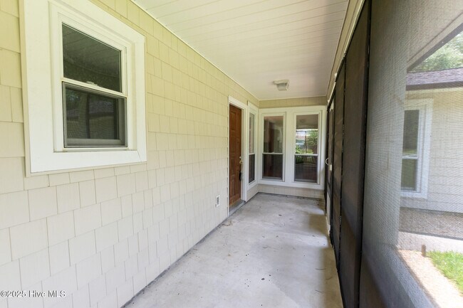 Building Photo - 110 Deerfield Rd