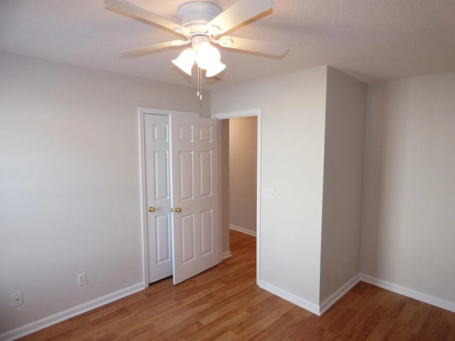 Building Photo - 210 Tibton Cir