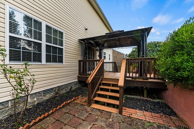 Building Photo - 7020 Timber Oak Dr