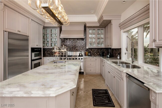 Building Photo - 8801 Palm Greens Ct