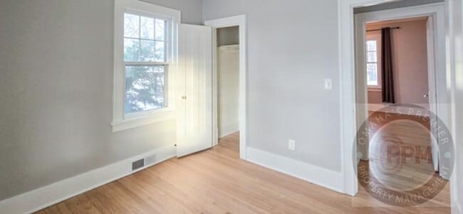 Building Photo - A "Must See" 2bd/1ba Beautiful home!