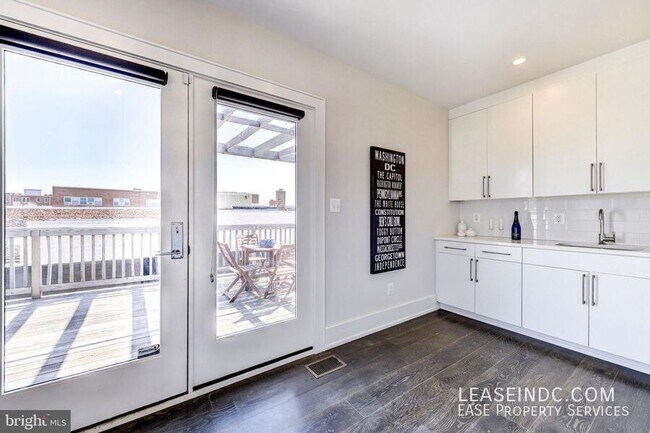 Building Photo - 3467 Holmead Pl NW