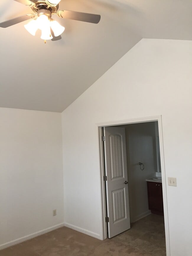 Building Photo - 1115 Ridge Creek Cir