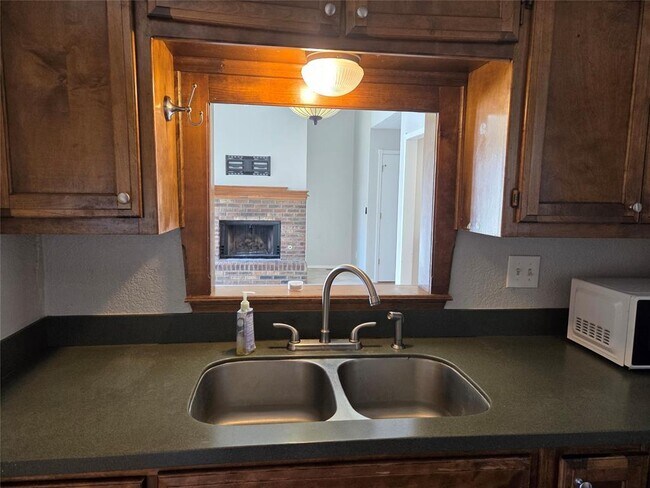 Building Photo - 317 Abilene Ave