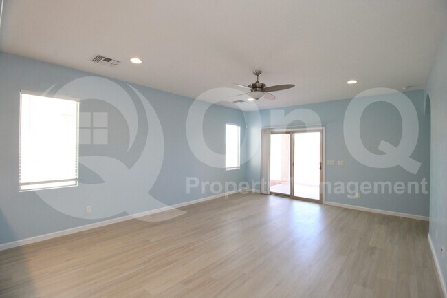 Building Photo - 38032 W Vera Cruz Dr